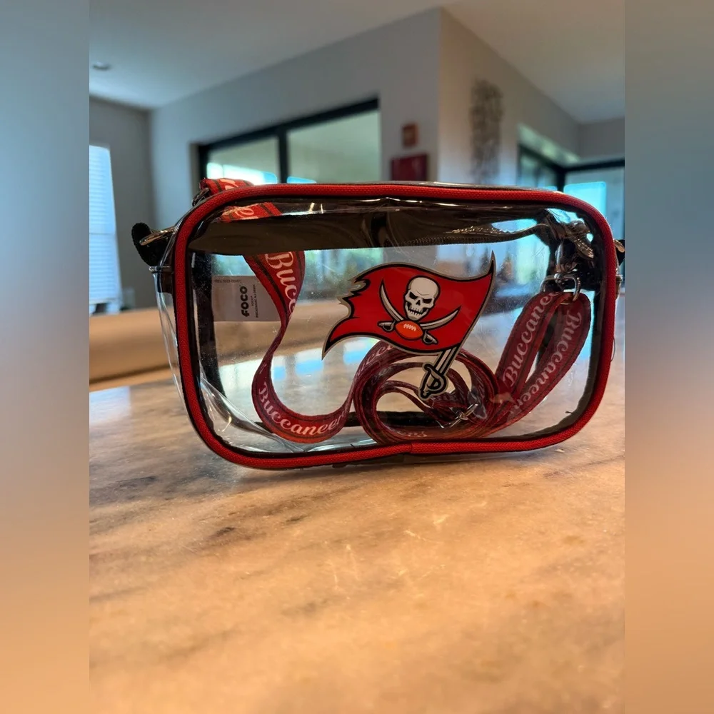 Go Buccs! Foco nfl clear crossbody bag Tampa Bay Buccaneers. - Picture 3 of 4